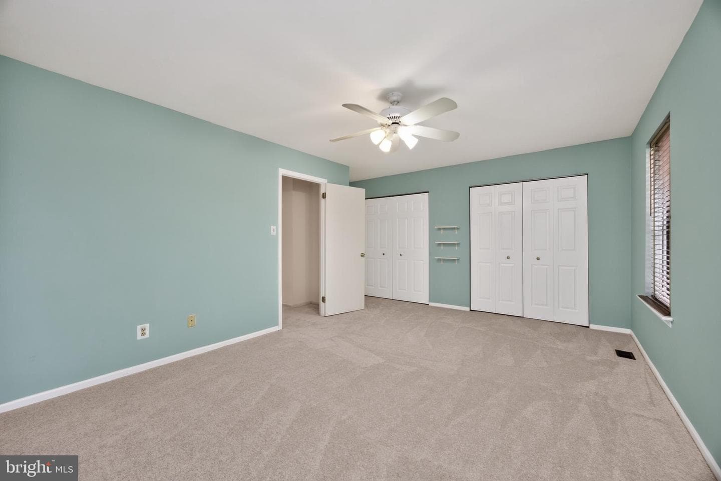 2116 Yorktown North N photo 23