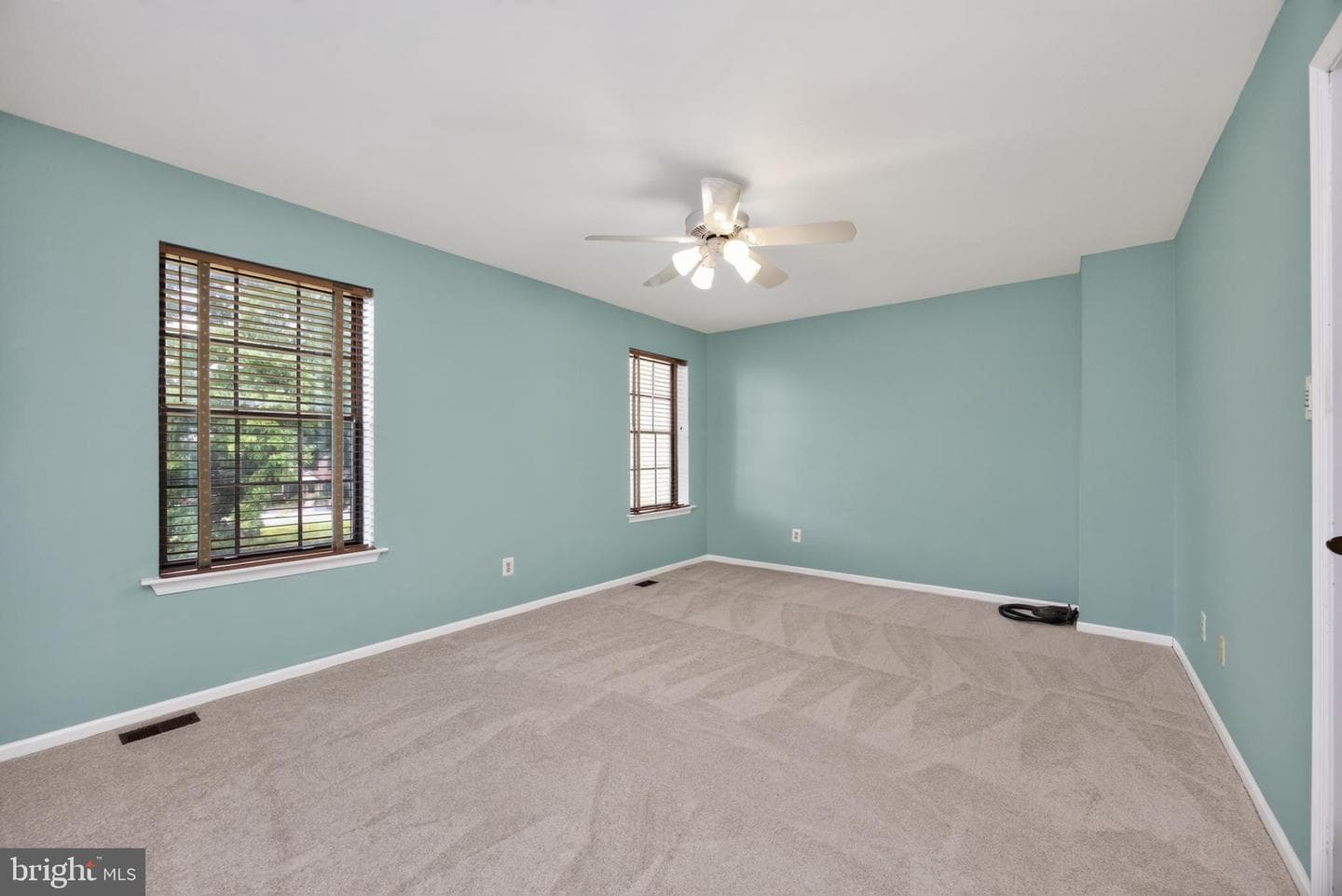 2116 Yorktown North N photo 24