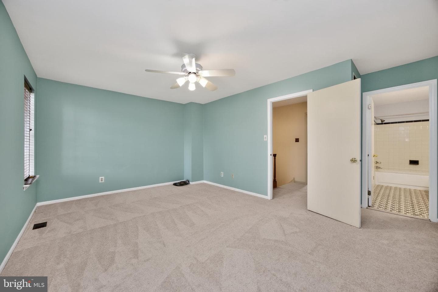 2116 Yorktown North N photo 25