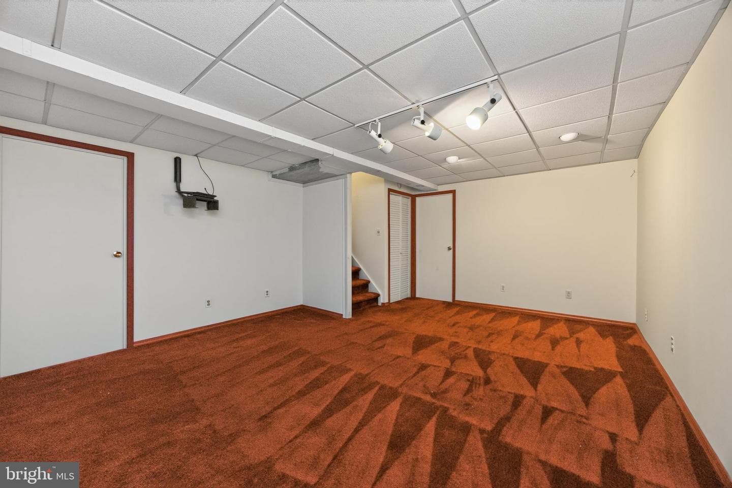 2116 Yorktown North N photo 29