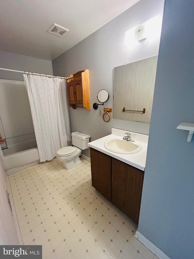 611 Bridge Street photo 23