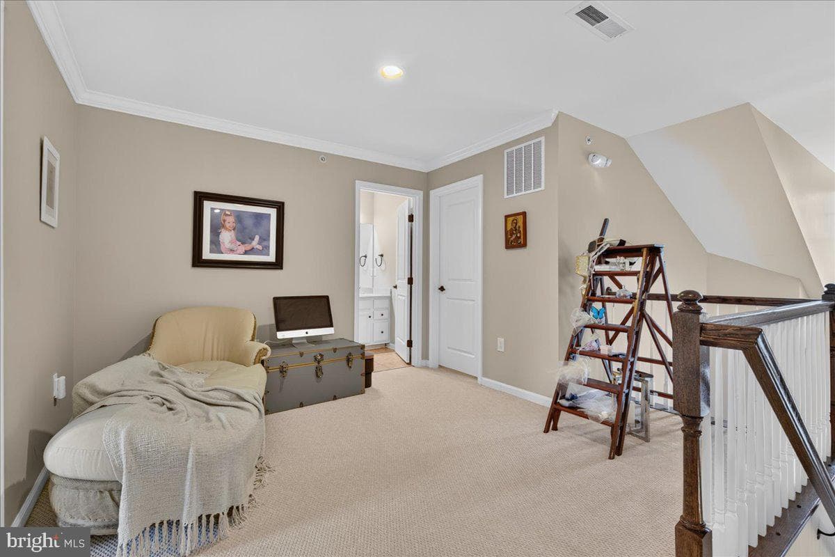 870 Reynards Run photo 10