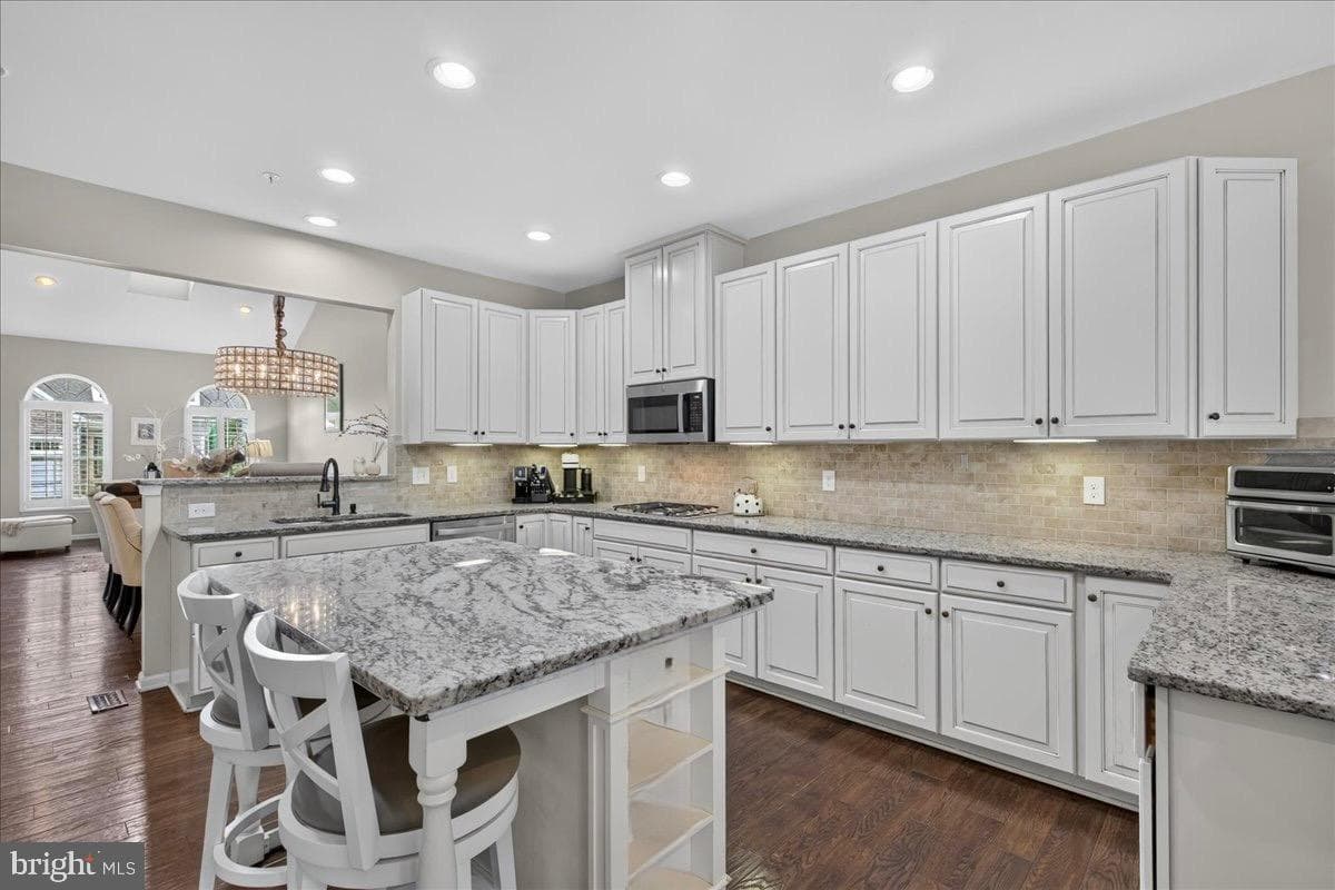 870 Reynards Run photo 19