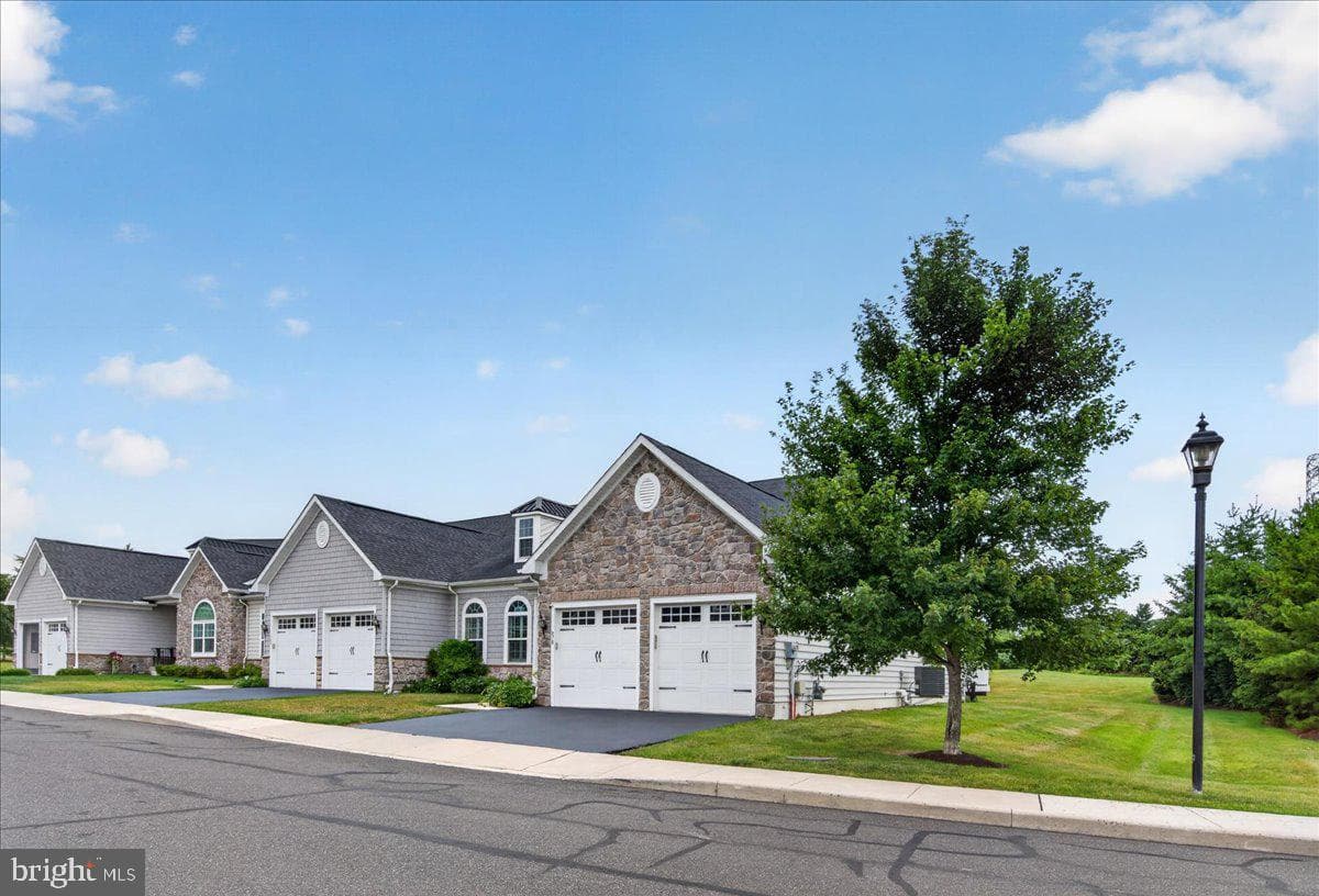 870 Reynards Run, Blue Bell