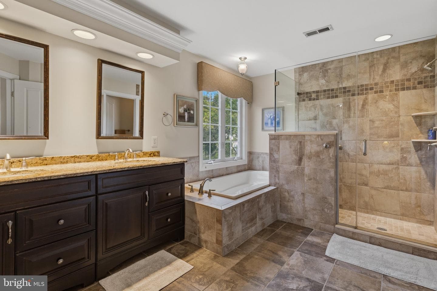 335 Sun Valley Drive photo 34