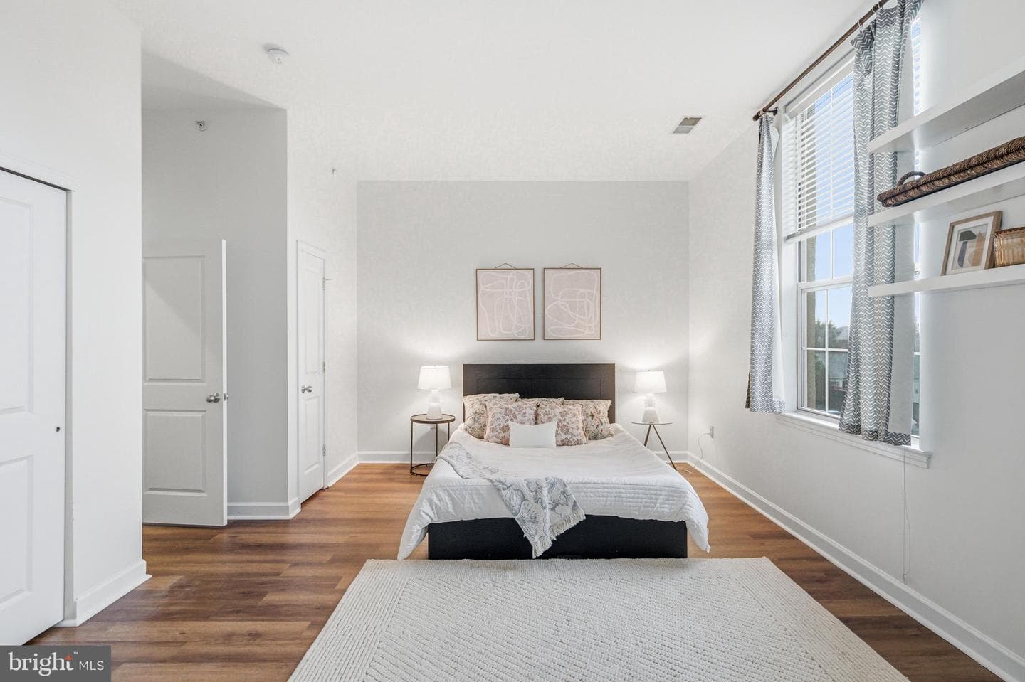 735 Washington St # 217 photo 22