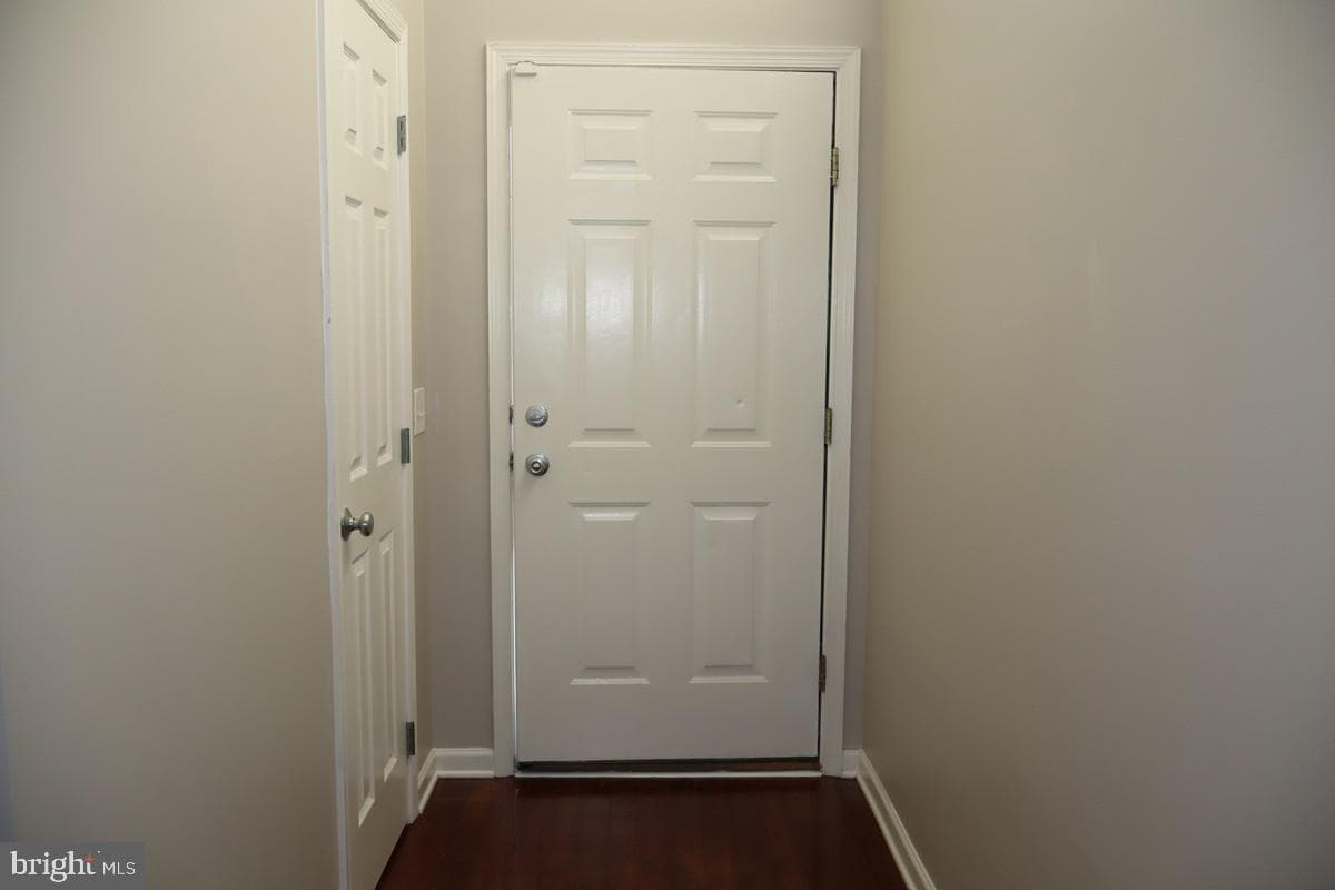 914 Thomas Street photo 9