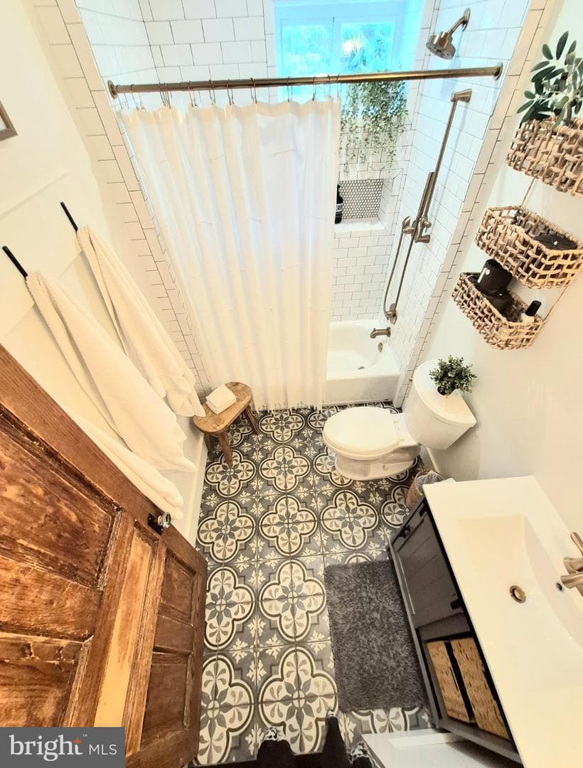 54 Blake Avenue photo 20