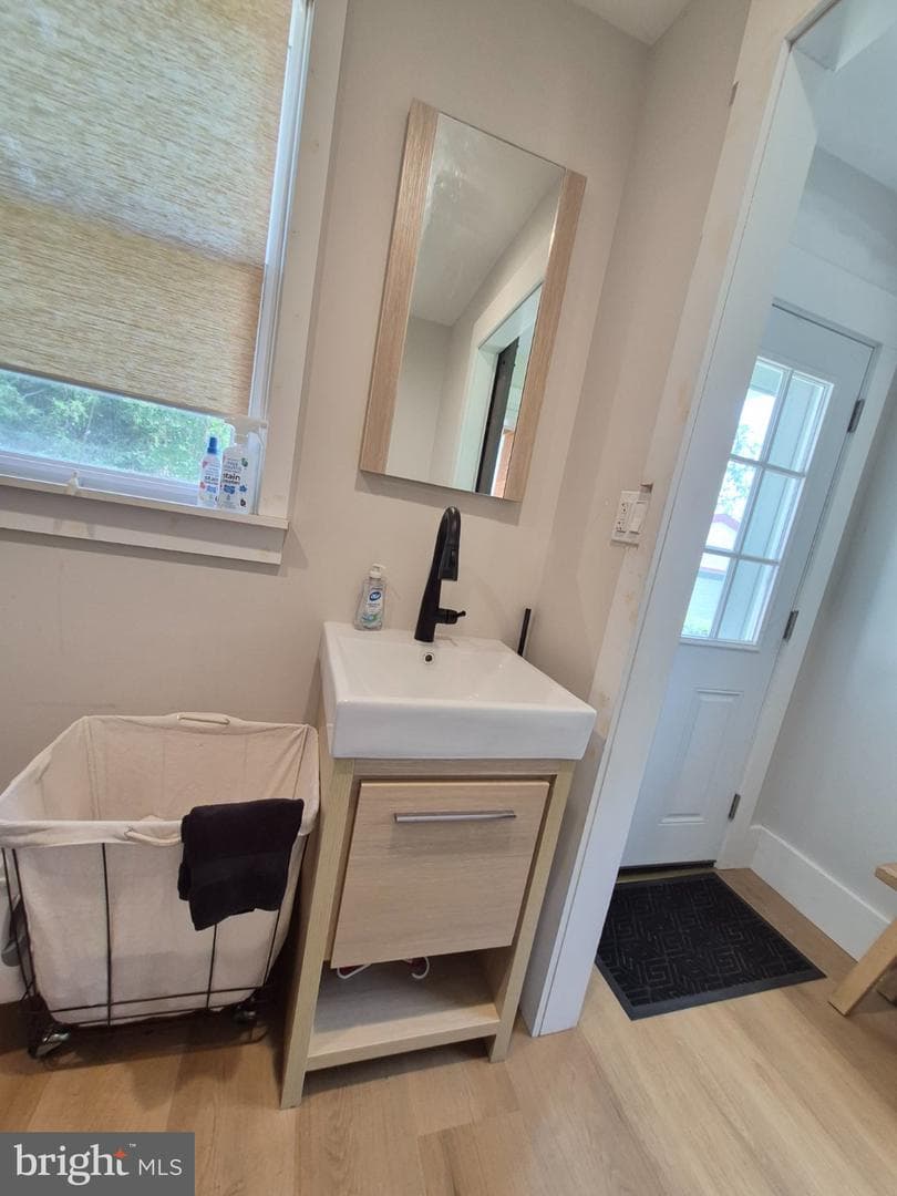 54 Blake Avenue photo 28