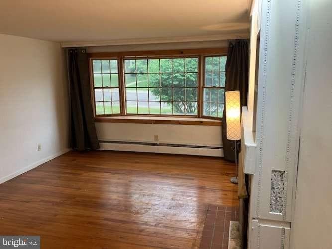 439 E Chestnut Street photo 7