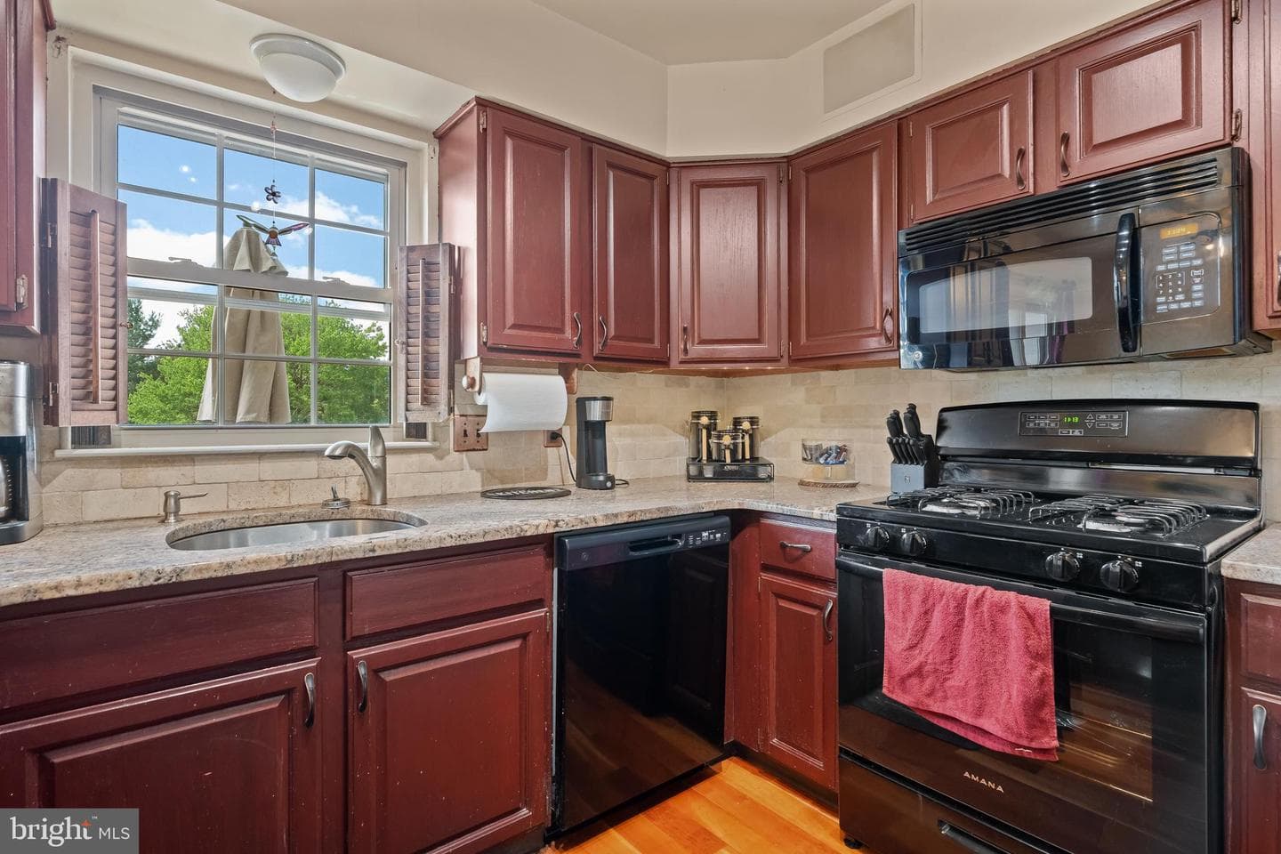 104 Hollytree Court photo 18