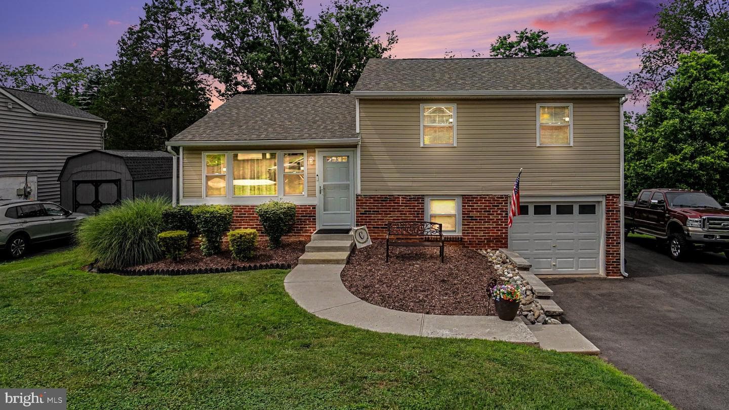 493 Adrian Road, Collegeville