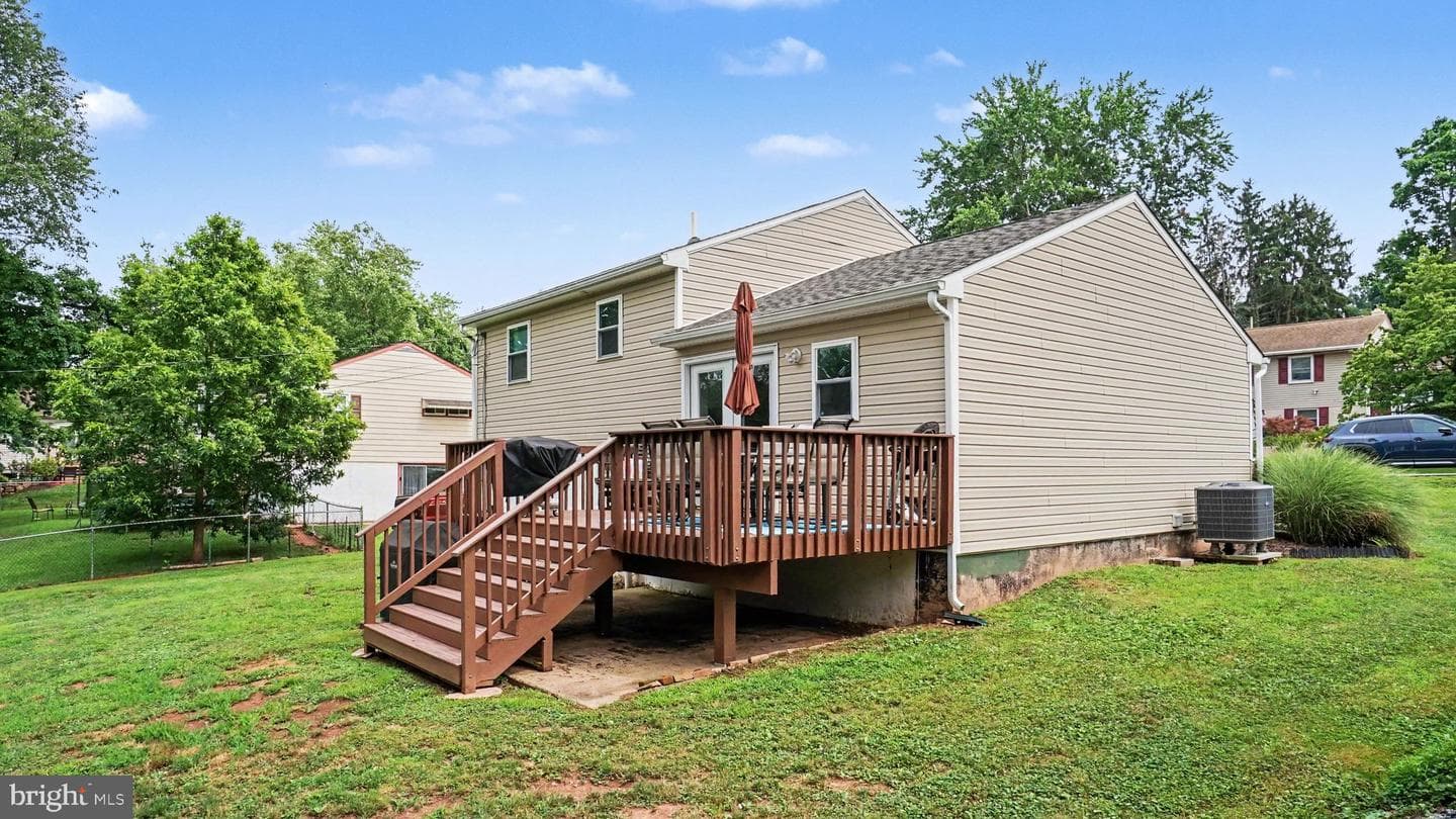 493 Adrian Road photo 30