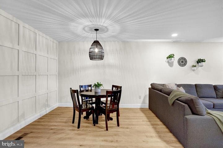 2305 Carriage Lane photo 4
