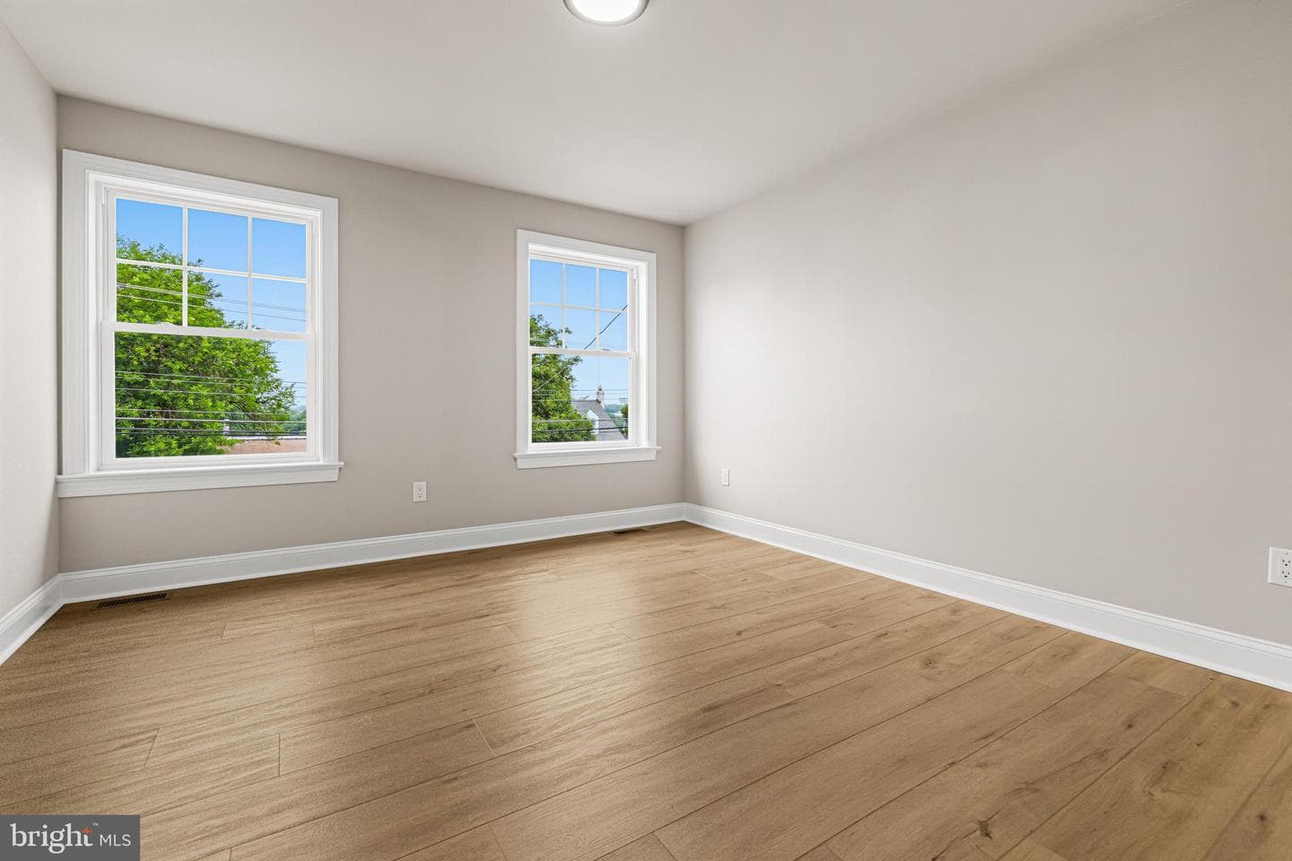 232 Brook Street photo 26