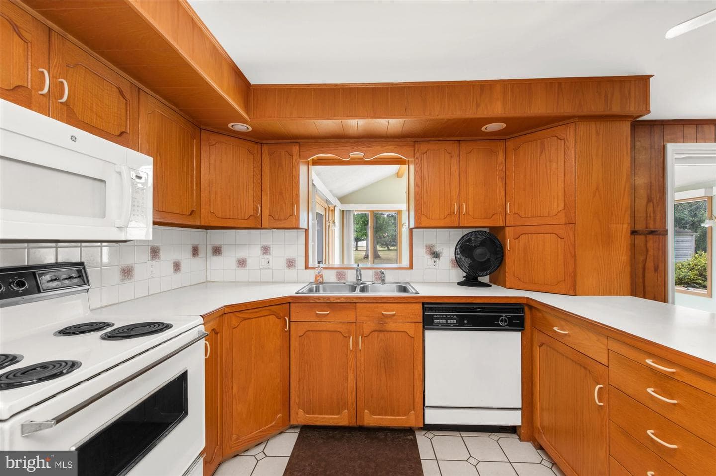 338 Borough Line Road photo 10