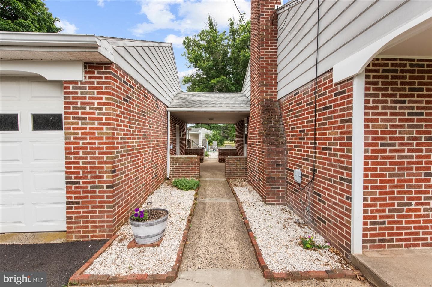 338 Borough Line Road photo 3