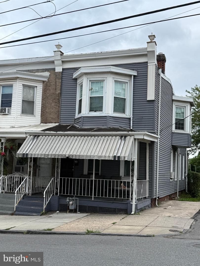 216 E Marshall Street photo 3