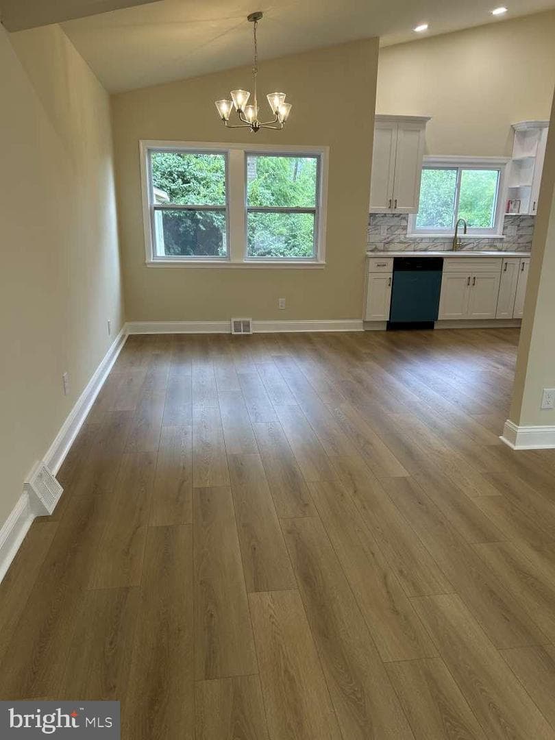 26 Camelot Drive photo 11
