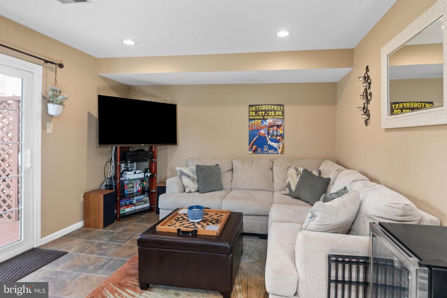 446 Pleasant Valley Drive photo 17