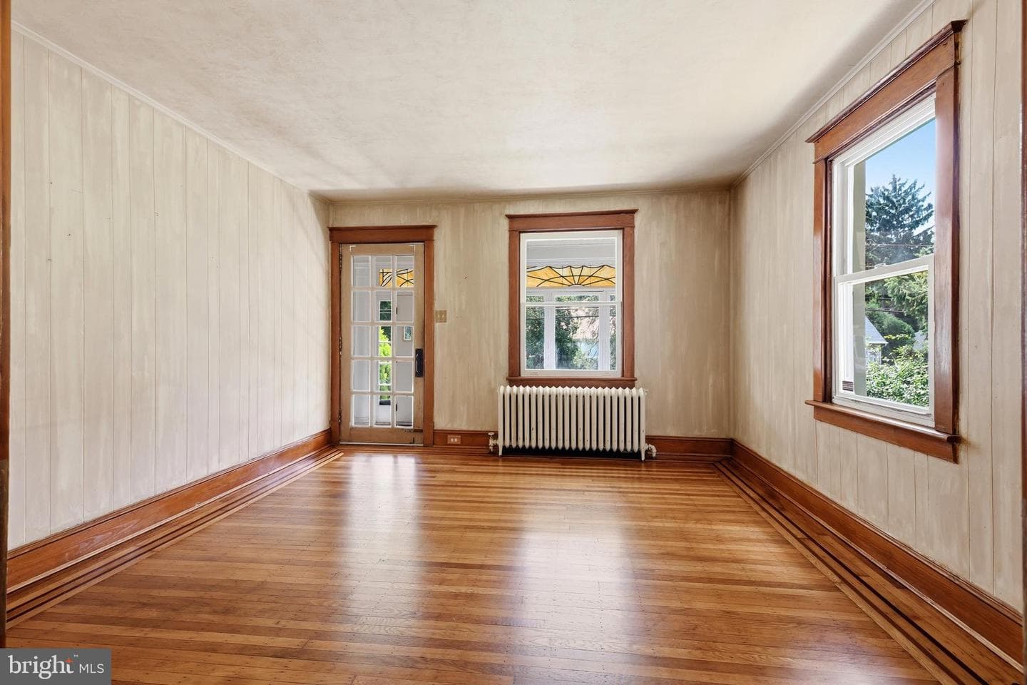 214 N Hills Avenue photo 10
