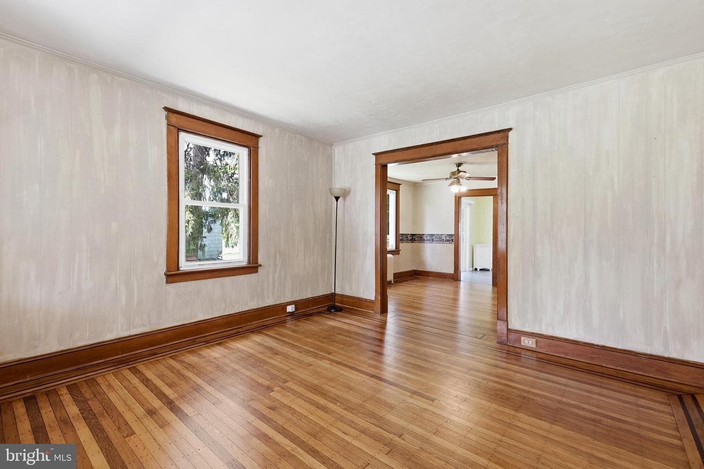 214 N Hills Avenue photo 14