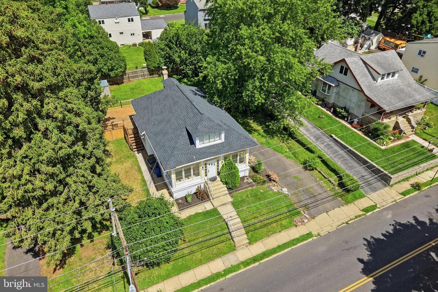 214 N Hills Avenue photo 52