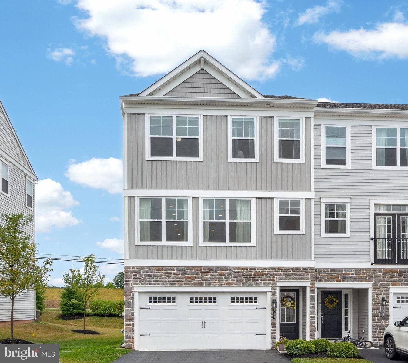 174 Larrabee Way photo 3