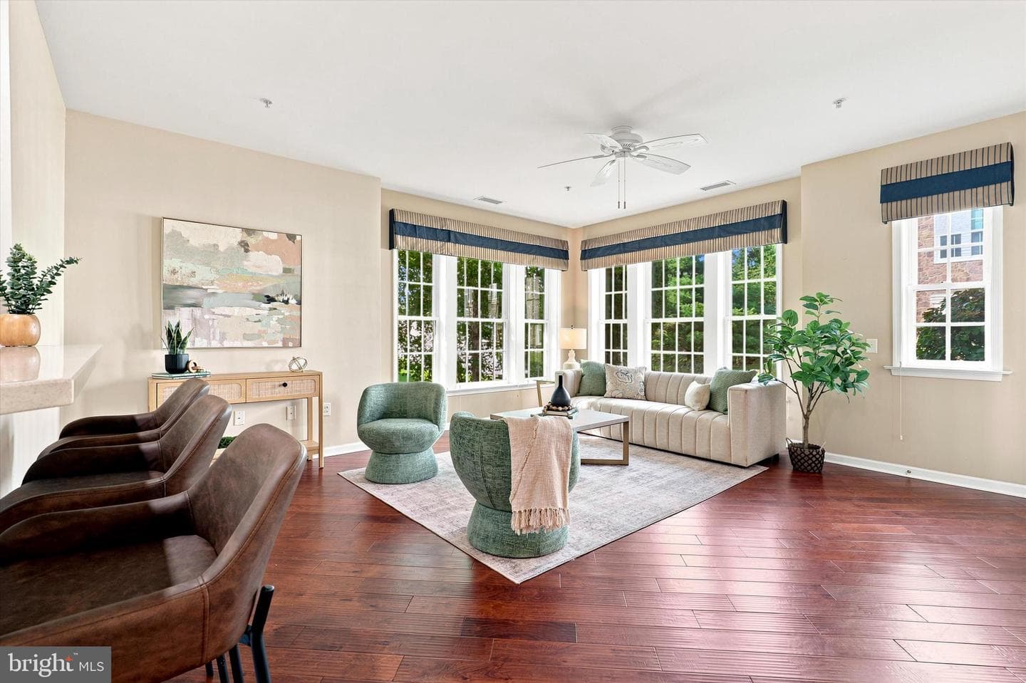 6102 Lilac Court photo 3