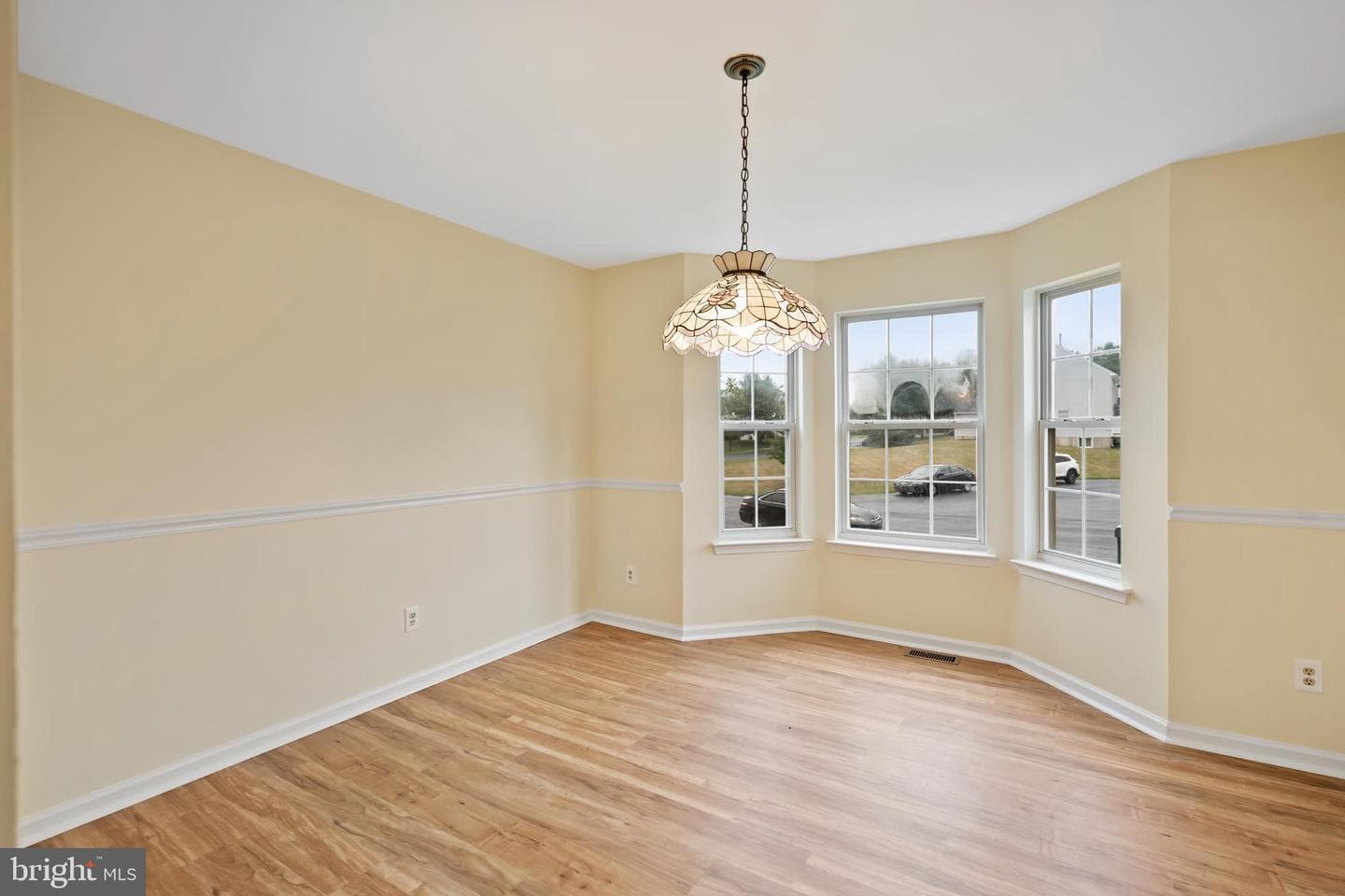 806 Elizabeth Court photo 7