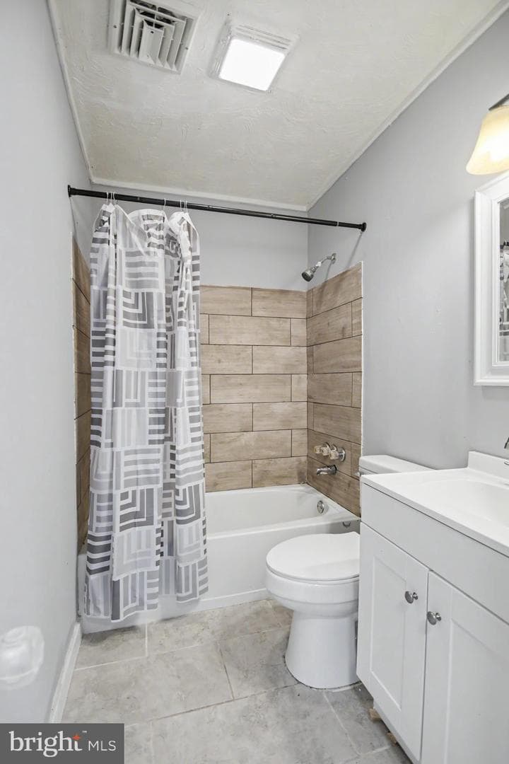 356 W Beech Street photo 17