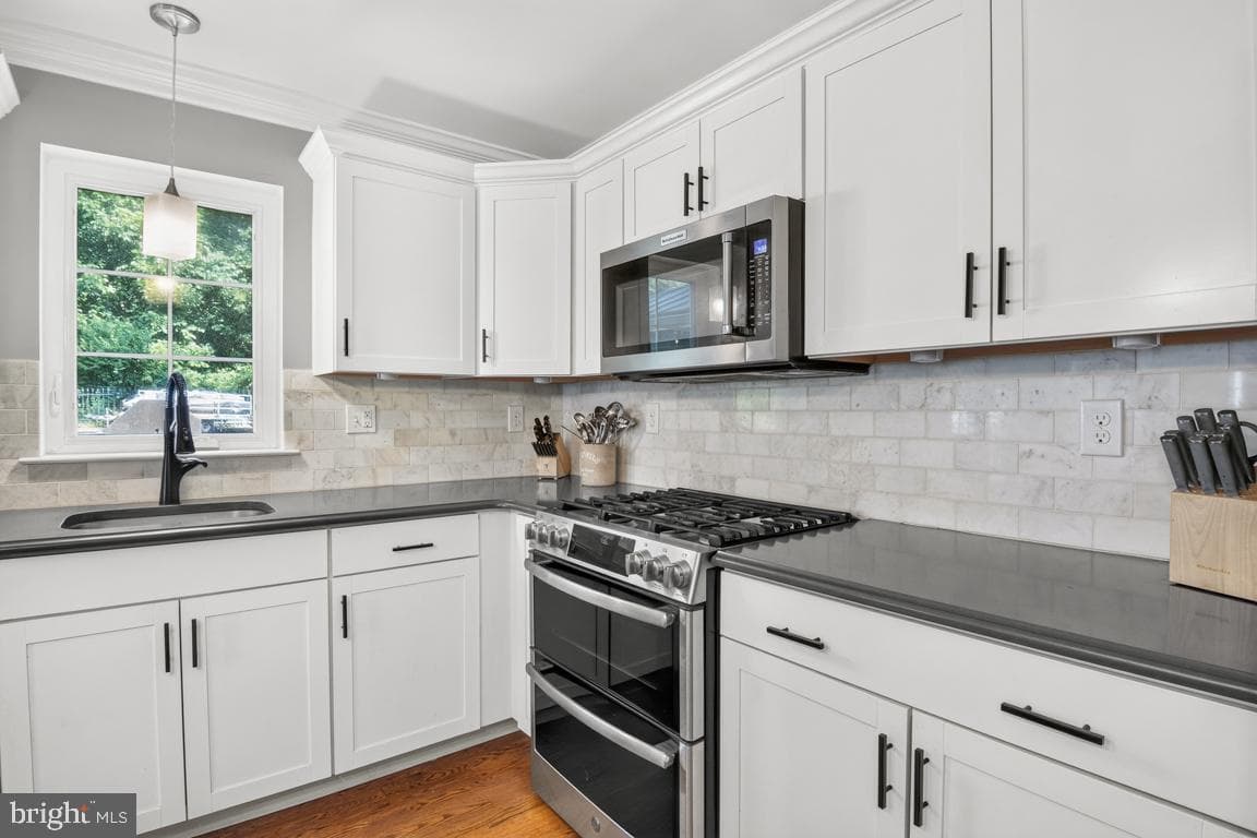709 E Walnut Street photo 10