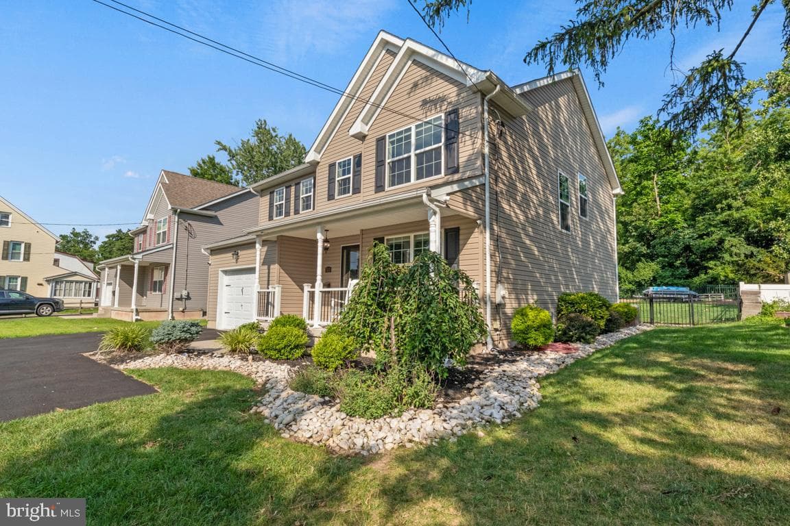 709 E Walnut Street, North Wales
