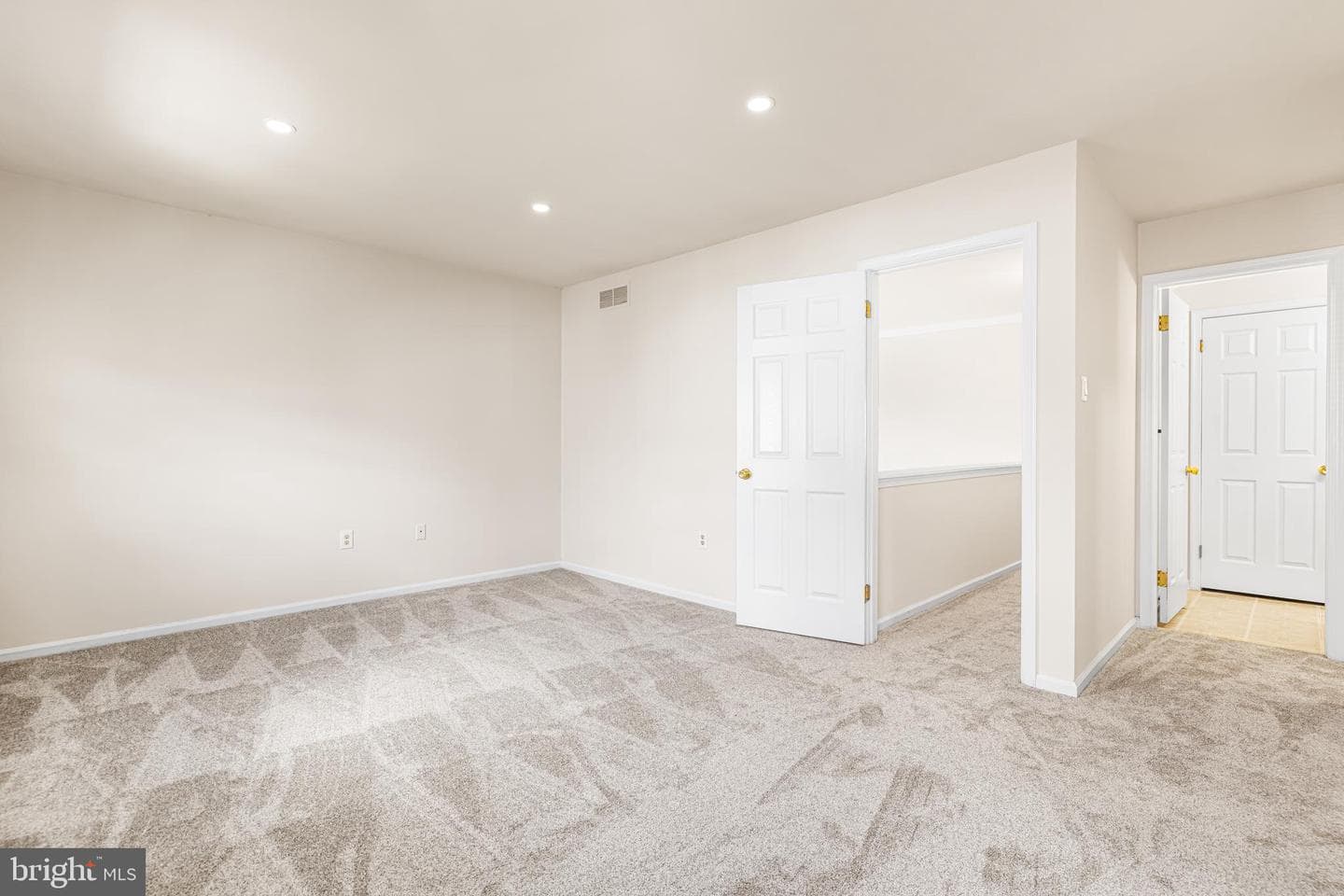 211 Orchard Drive photo 17