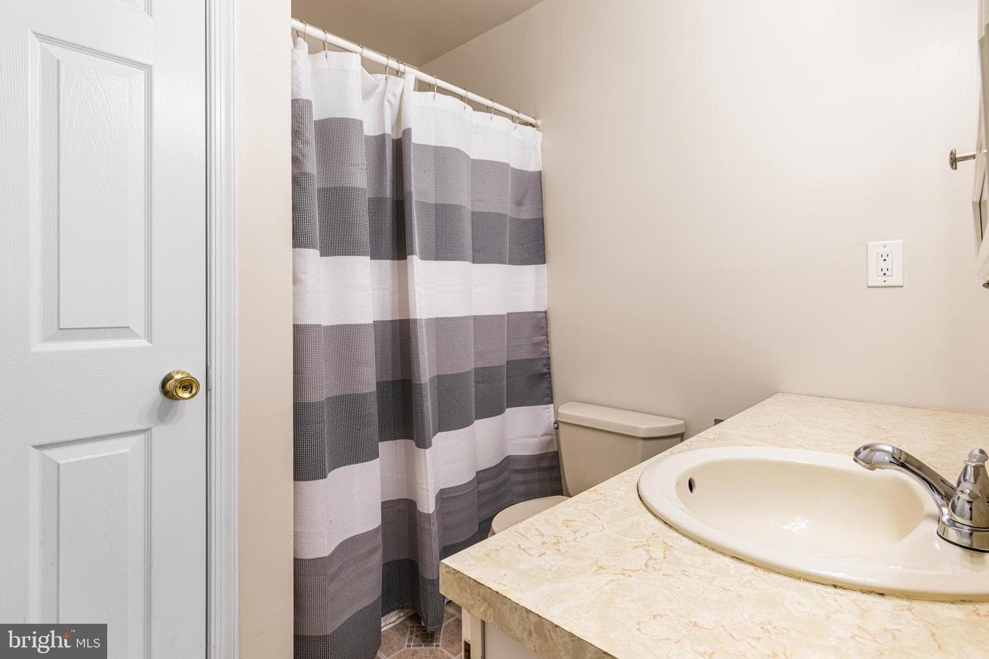 211 Orchard Drive photo 23