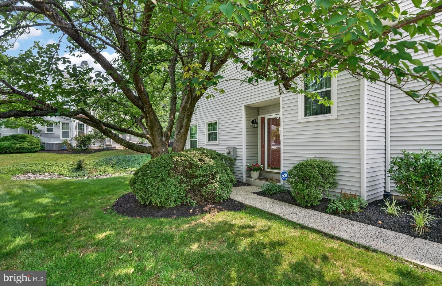 299 Carmen Drive photo 3