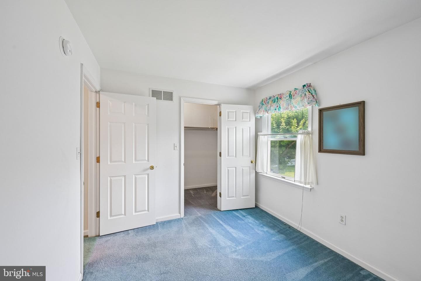 12 Lawn Avenue photo 39
