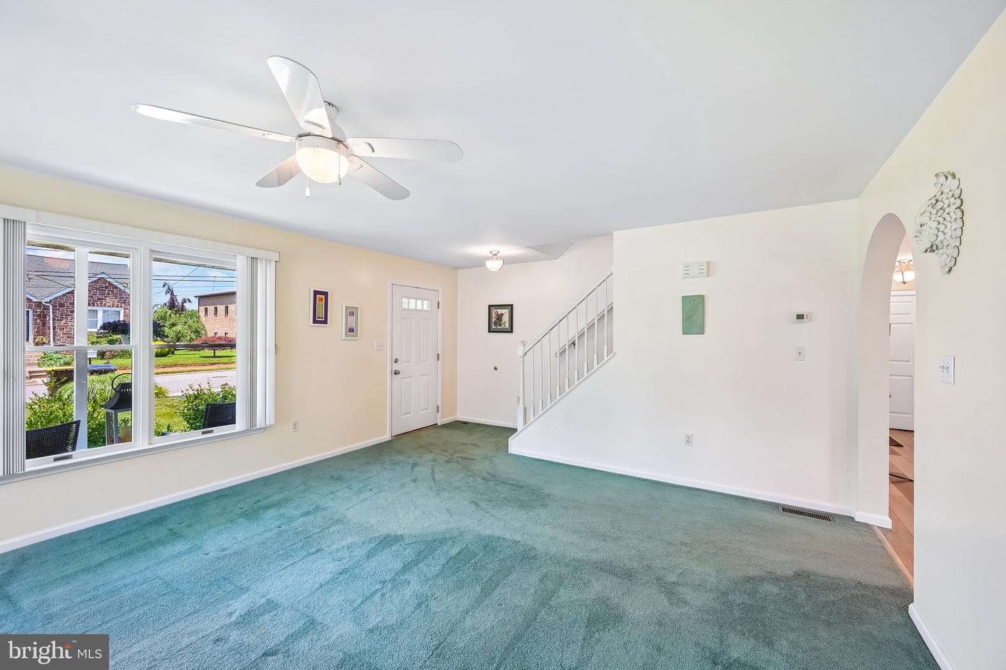 12 Lawn Avenue photo 8