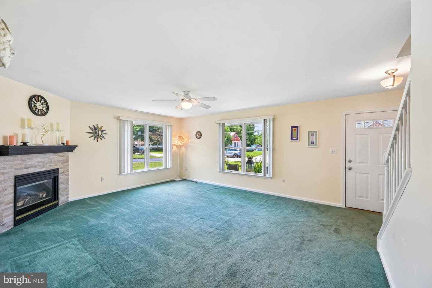 12 Lawn Avenue photo 9