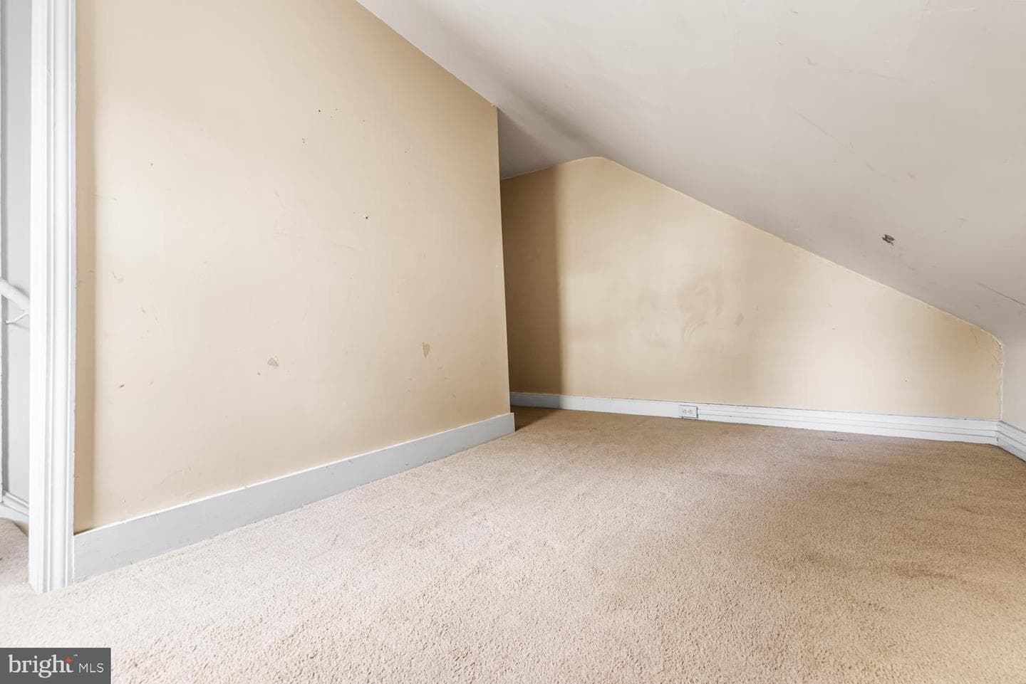 315 E Laurel Avenue photo 23