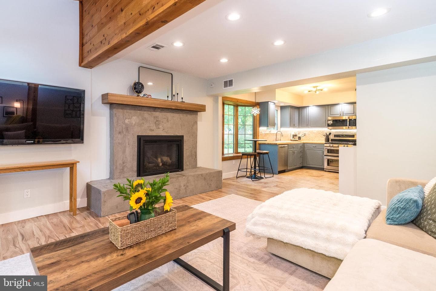 2045 Foster Road photo 20