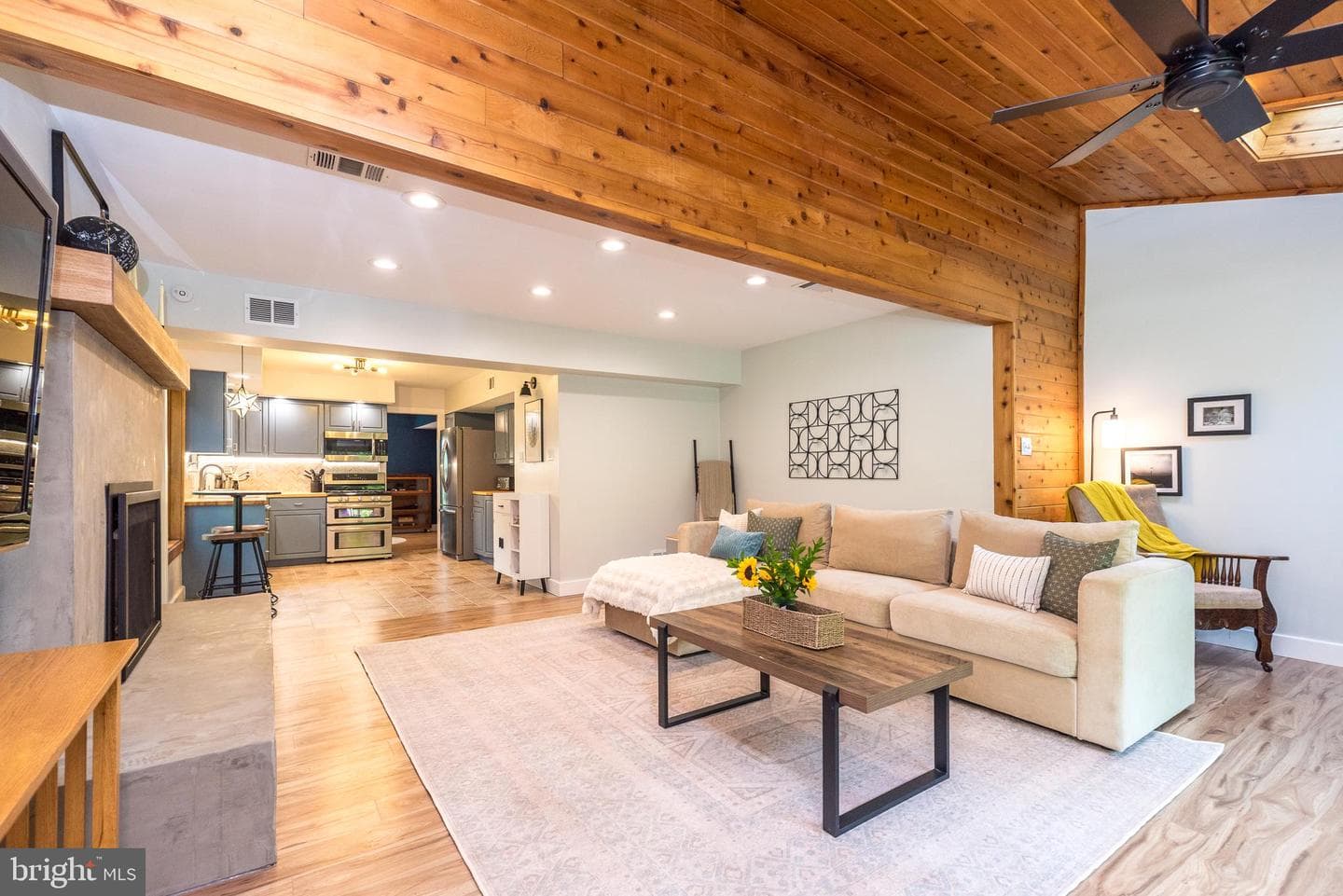 2045 Foster Road photo 23