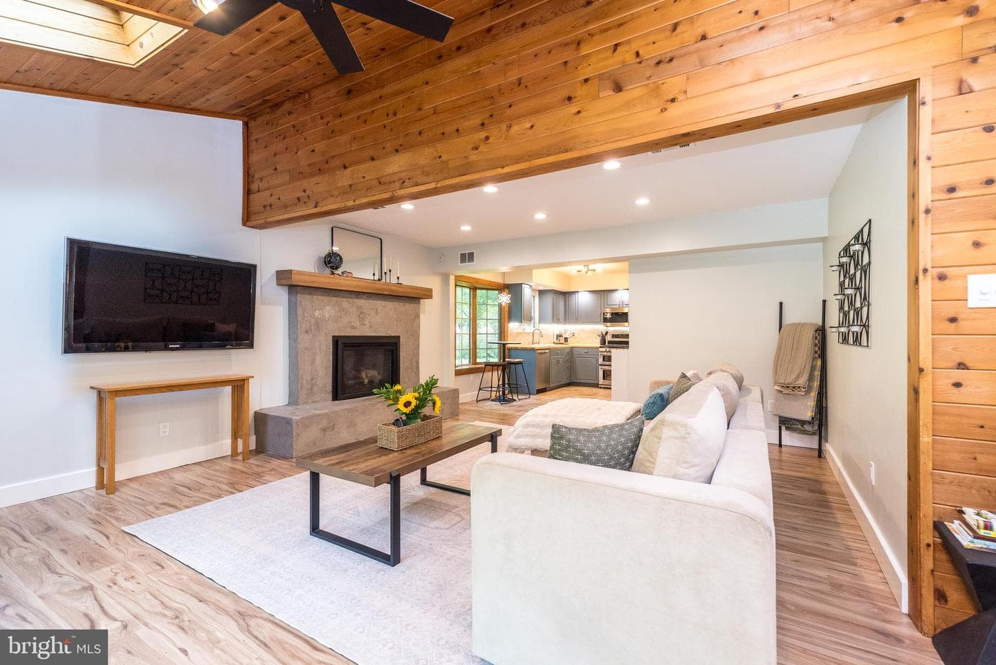 2045 Foster Road photo 25