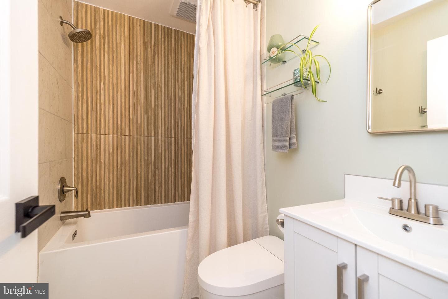 2045 Foster Road photo 43