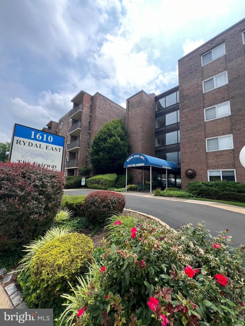 1610 The Fairway #401w, Rydal