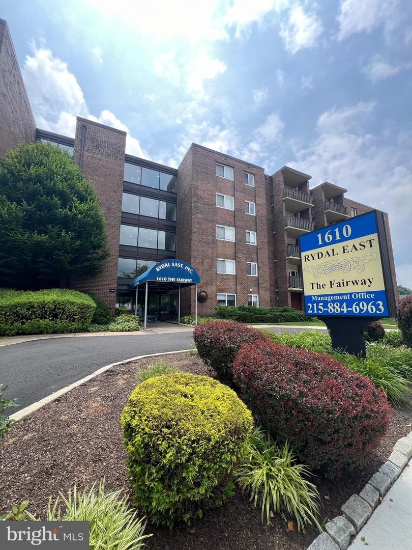 1610 The Fairway #401w, Rydal