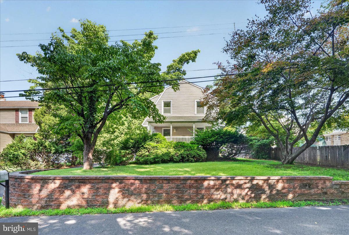 238 Homestead Lane, Horsham