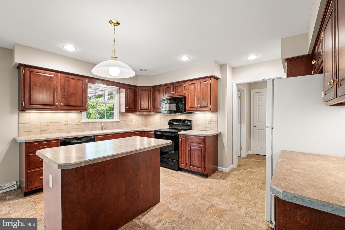 2426 Magnolia Drive photo 13