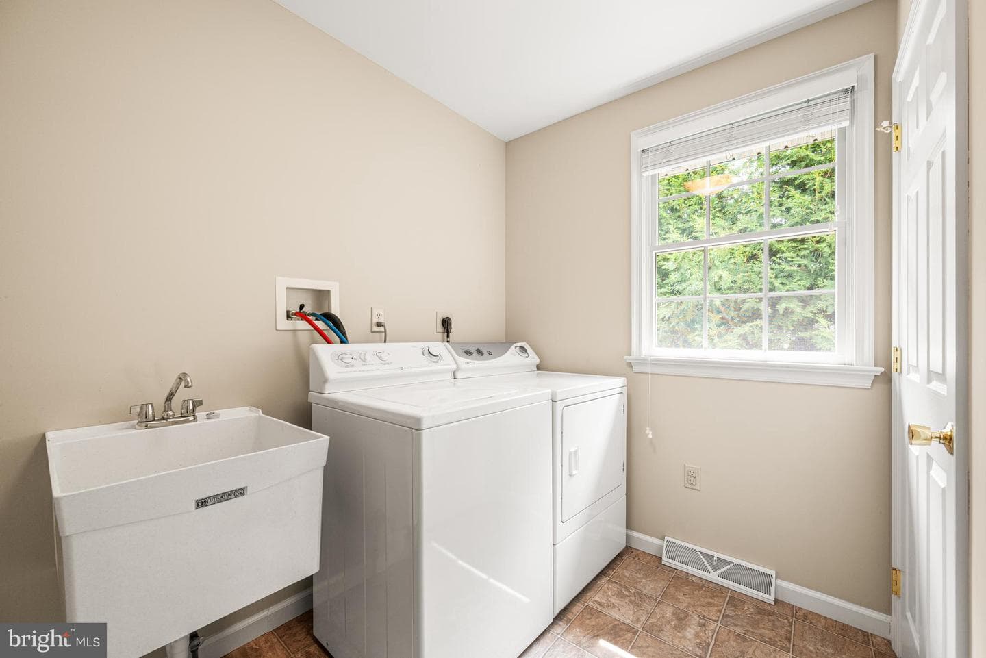 2426 Magnolia Drive photo 30