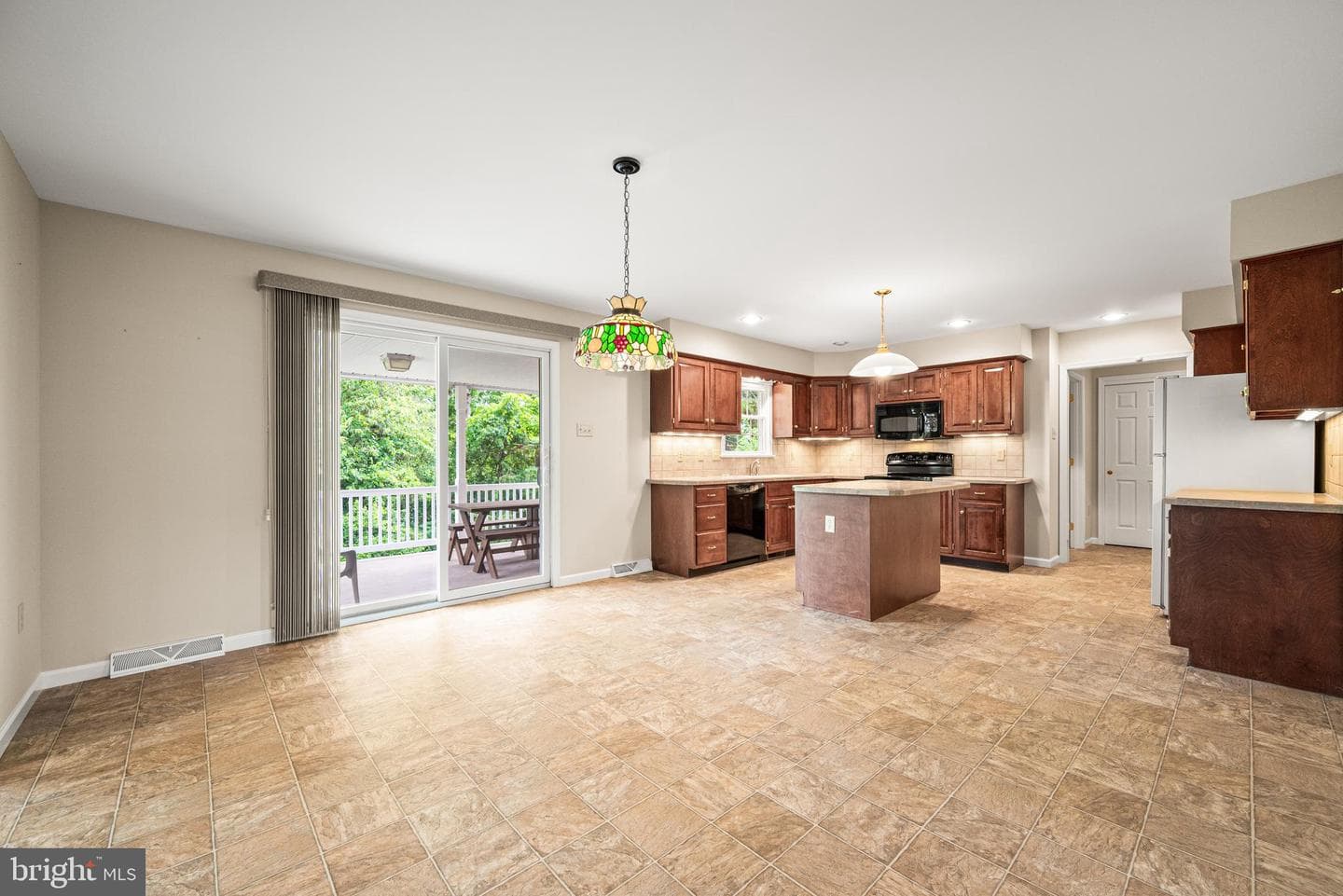 2426 Magnolia Drive photo 8